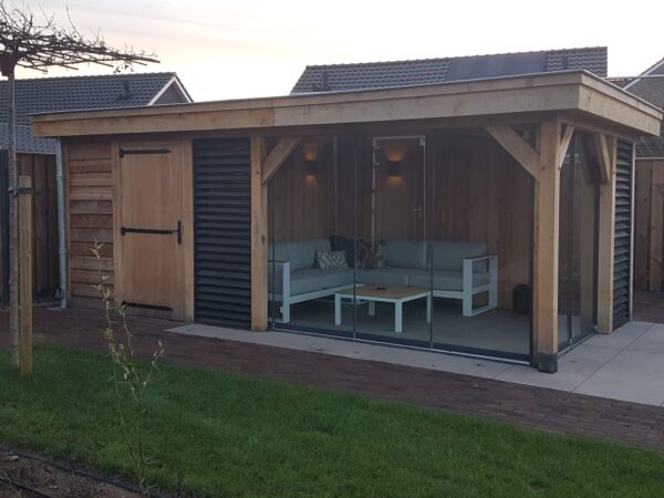 Houten-tuinhuis-met-overkapping-2-600x450 - Houten tuinhuis met overkapping 2