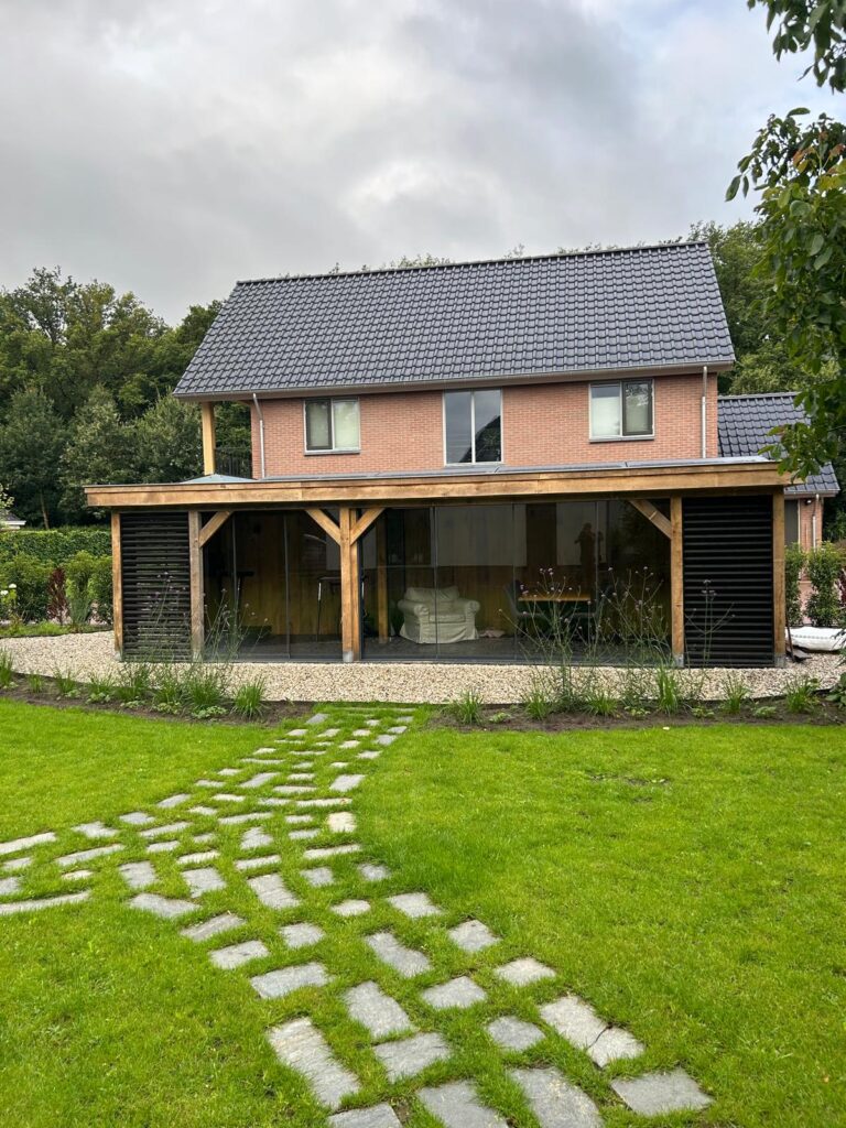 houten-gymruimte-met-tuinkamer-1-768x1024 - Houten tuinkamer met gymruimte